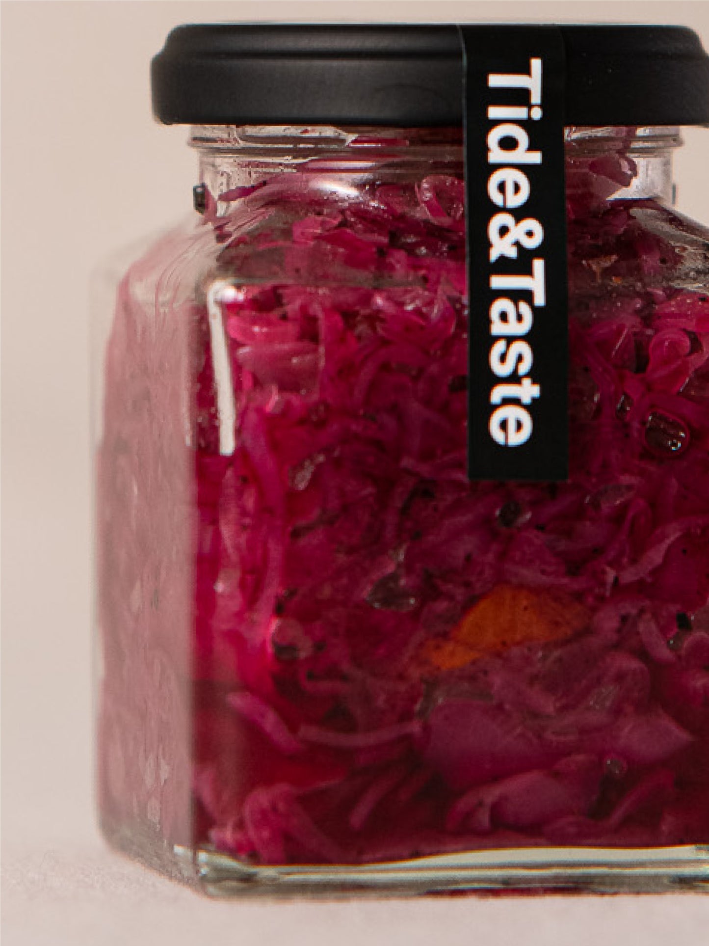 赤キャベツとみかんのマリネ ジュニパーベリー風味